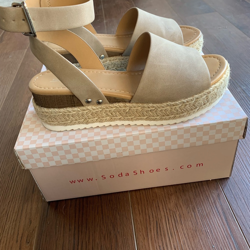 SODA sandals, size 6.5